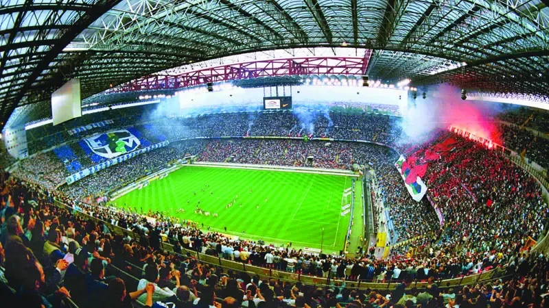 23 novembre 2025: data storica perchè è il primo derby tra Inter e Milan nello stadio San Siro di proprietà.Nella fase di operatività a regime, secondo quanto raccolto da Studio Gazzani l’impatto economico annuo atteso è di circa 3,1 miliardi di euro con oltre 16.000 posti di lavoro mantenuti, e un afflusso stimato fino a 11,6 milioni di visitatori all’anno. Inoltre, sono previsti benefici sociali e urbani significativi, come aumento delle aree verdi (50mila a 140mila mq), creazione di spazi comunitari, riduzione del degrado, miglioramento della sicurezza e mobilità sostenibile nel quartiere di San Siro. Il valore dell’area e il rilancio funzionale contribuiranno a stimolare attività commerciali, turistiche e culturali, potenziando l’economia locale e metropolitana in modo sostanziale